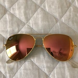 Ray-Ban Aviators - peach